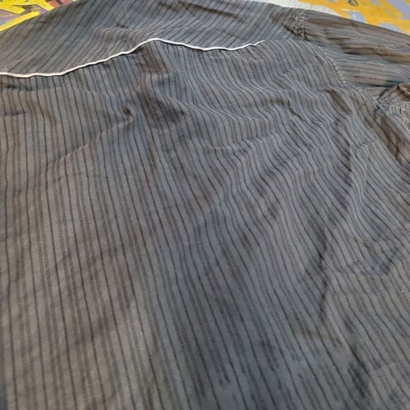 Y2k Marc Ecko no. 72 Times Square New York button - black pinstripe long sleeve - Picture 11 of 11